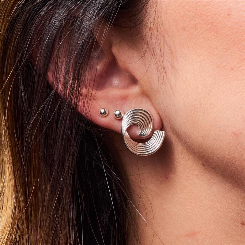 BRINCO DESIGN ESPIRAL PRISCILA P BANHADO A PRATA