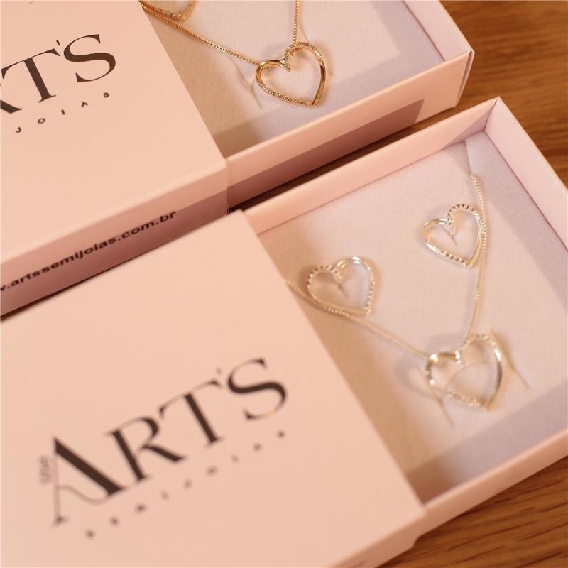 BRINCO EXCLUSIVO MILENE CORAÇÃO BANHADO A PRATA