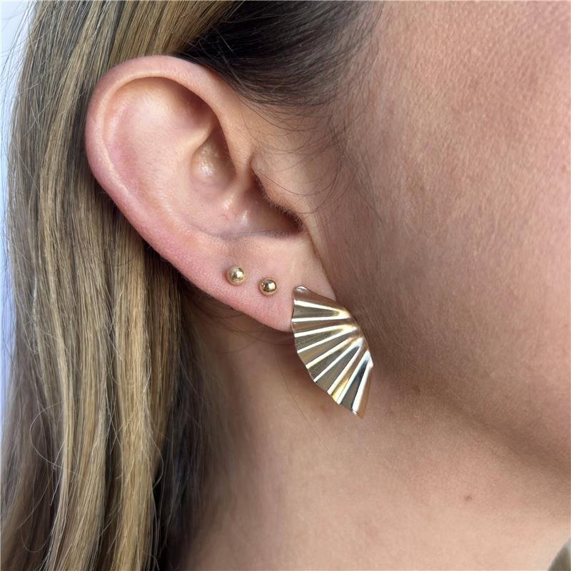 BRINCO PALOMA LEQUE ORGÂNICO BANHADO A OURO 18K