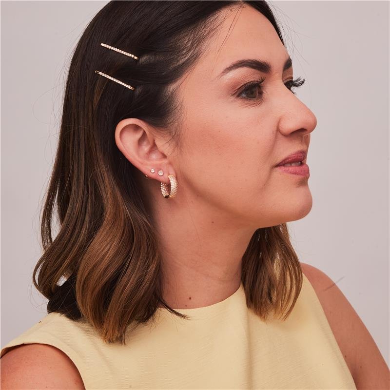 BRINCO YASMIM ARGOLA CRAVEJADA POR DENTRO E FORA BANHADO A OURO 18K