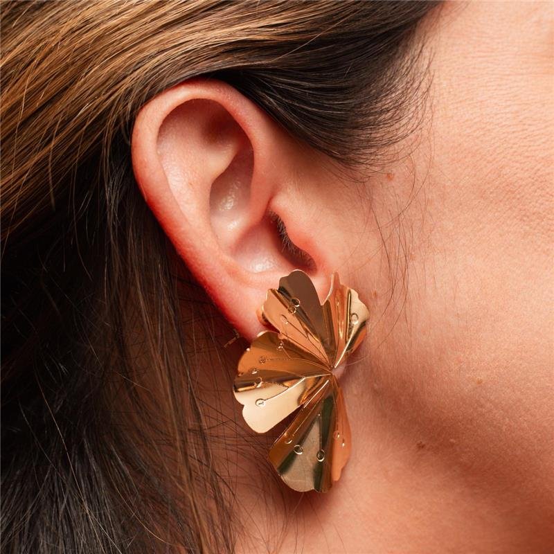 BRINCO FLOR METADE GERÂNIO TAMANHO GRANDE BANHADO A OURO18K