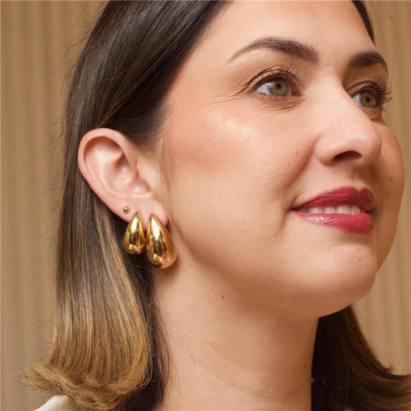 BRINCO HANNA GOTA GRANDE BANHADO A OURO 18K