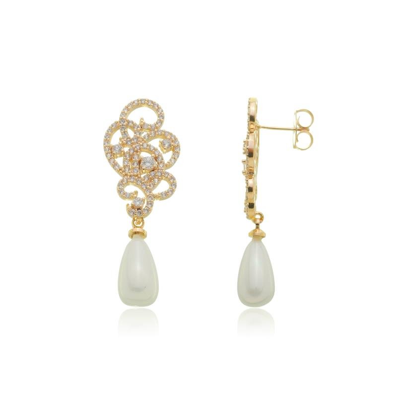BRINCO LILY COM DETALHES CRAVEJADOS E PÉROLA BANHADO A OURO 18K