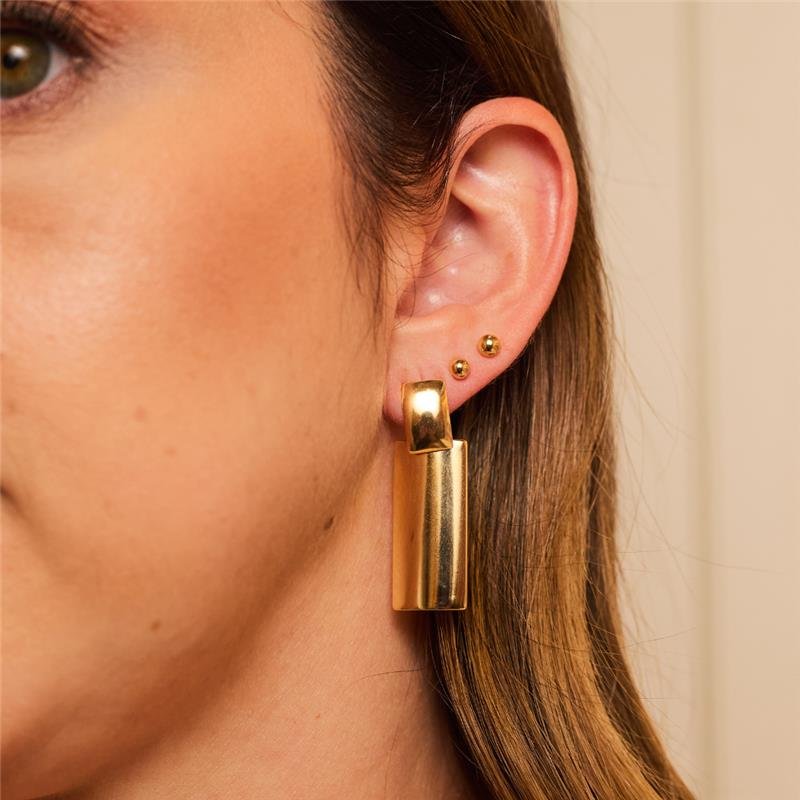 BRINCO GISELE LONGO RETÂNGULAR BANHADO A OURO 18K