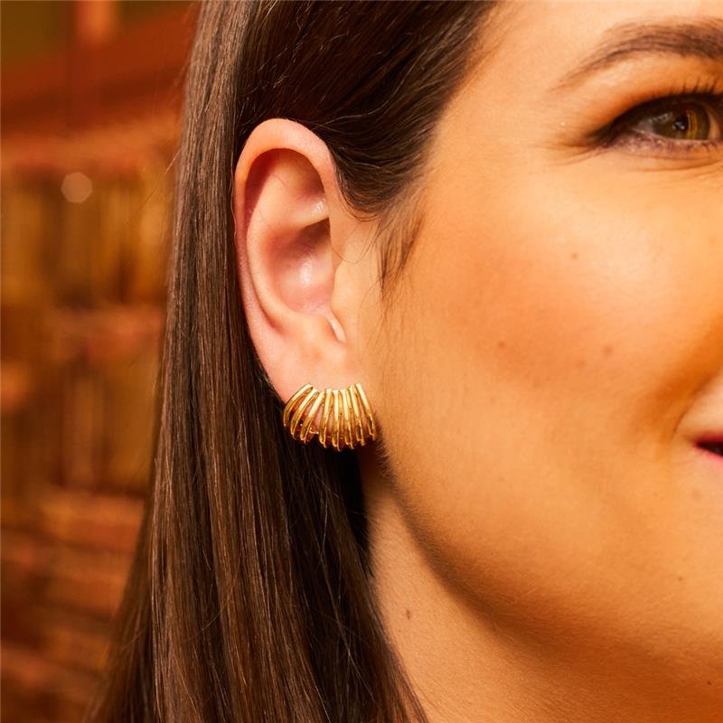 BRINCO FERNANDA OITO FIOS LISOS BANHADO A OURO 18K