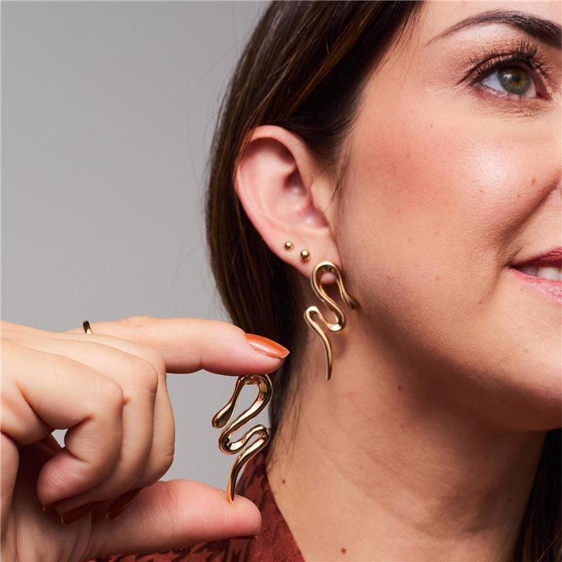 BRINCO ESTHER FORMATO DE SERPENTE LONGO BANHADO A OURO 18K