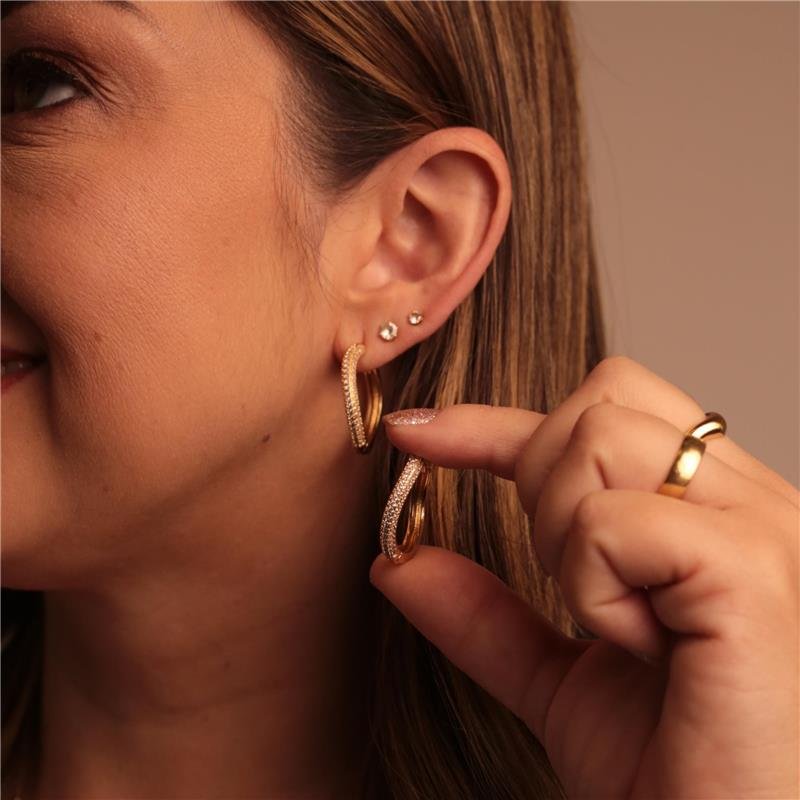 BRINCO JOICE ARGOLA GRANDE CRAVEJADO ZIRCÔNIA BANHADO A OURO 18K