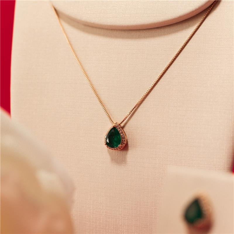 COLAR GOTA VERDE ESMERALDA COM LATERAIS DE ZIRCÔNIAS BANHADO A OURO 18K
