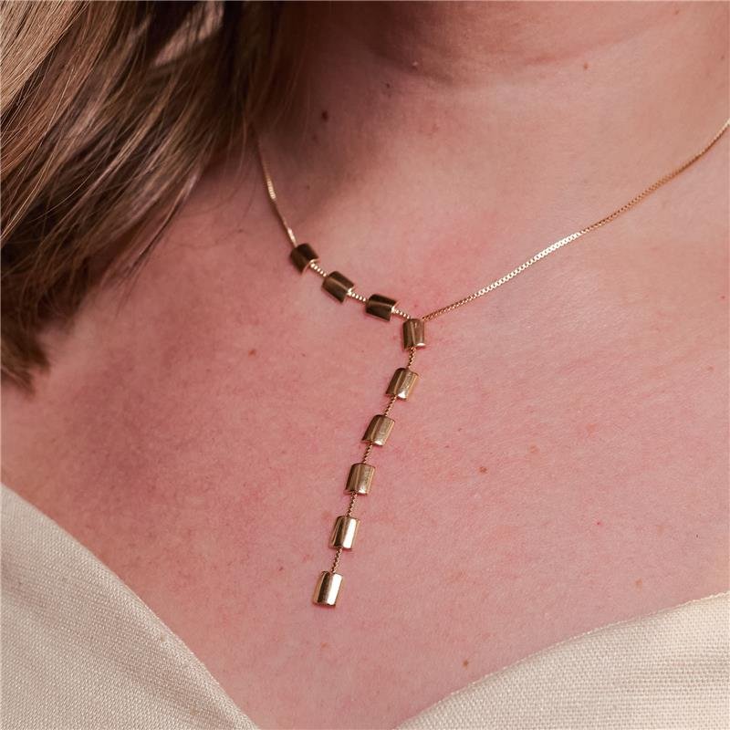 COLAR Y COM MINI PLACAS LETÍCIA BANHADO A OURO 18K