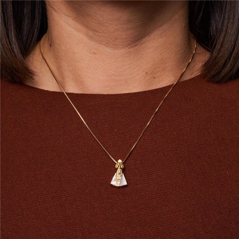 COLAR PINGENTE NOSSA SENHORA APARECIDA COM MADREPEROLA BANHADO A OURO 18K
