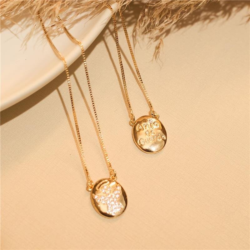 COLAR ESCAPULÁRIO ANJO DA GUARDA CRAVEJADO ZIRCÔNIA BANHADO A OURO 18K