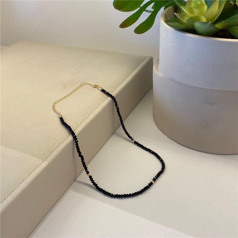 COLAR CHOKER CRISTAIS PRETOS COM BOLINHAS BANHADO A OURO 18K