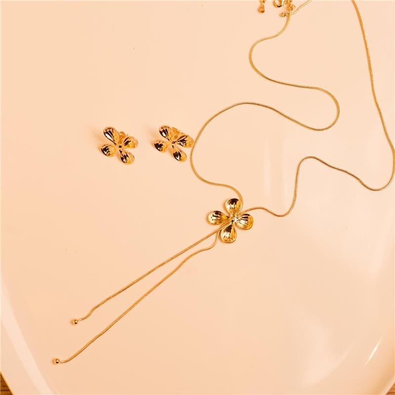COLAR GRAVATA JASMIM PINGENTE FLOR LISA BANHADO A OURO 18K