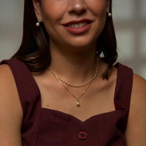 COLAR TEREZA PINGENTE PÉROLA DETALHE CRAVEJADO BANHADO A OURO 18K