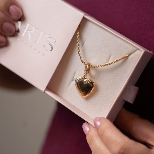 PINGENTE RELICÁRIO CORAÇÃO LISO COM FOTO BANHADO A OURO 18K