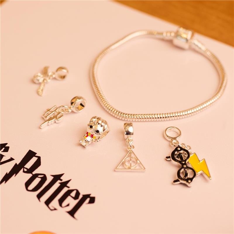 BERLOQUE SEPARADOR HARRY POTTER COM RESINA BANHADO A PRATA