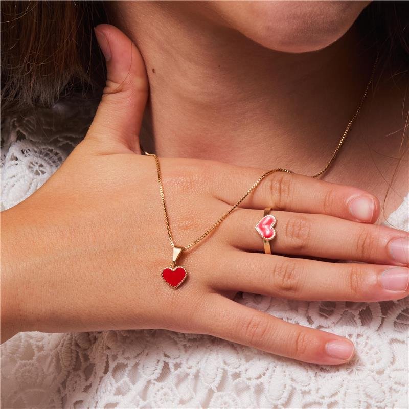 ANEL INFANTIL NINA CORAÇÃO VERMELHO RESINADO BANHADO A OURO 18K
